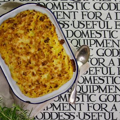 DOMESTIC GODDESS